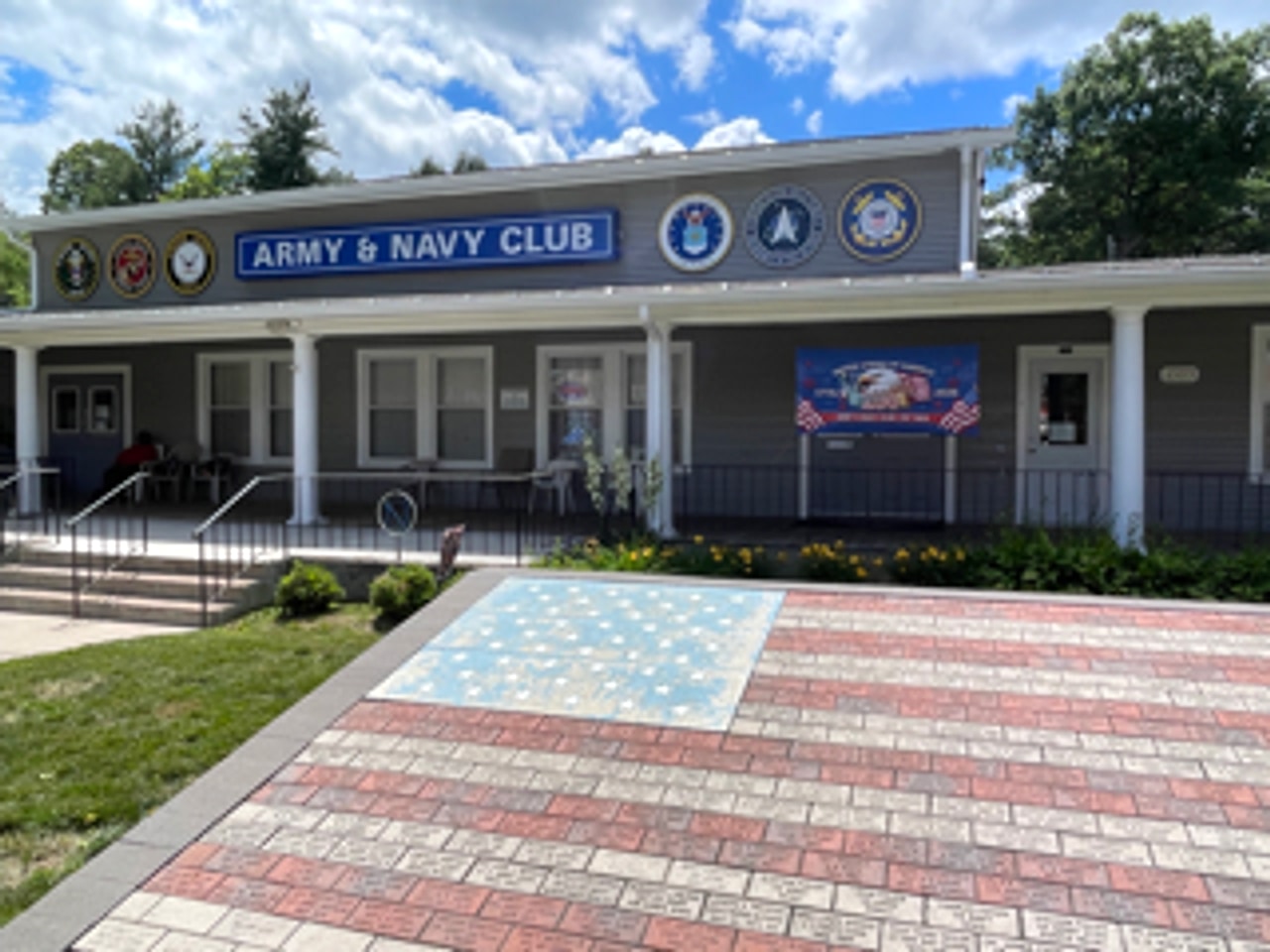 Manchester Army and Navy Club and veterans memorial in Manchester Connecticut